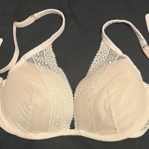 Victoria’s Secret Incredible Bra Nude Lace 36C New